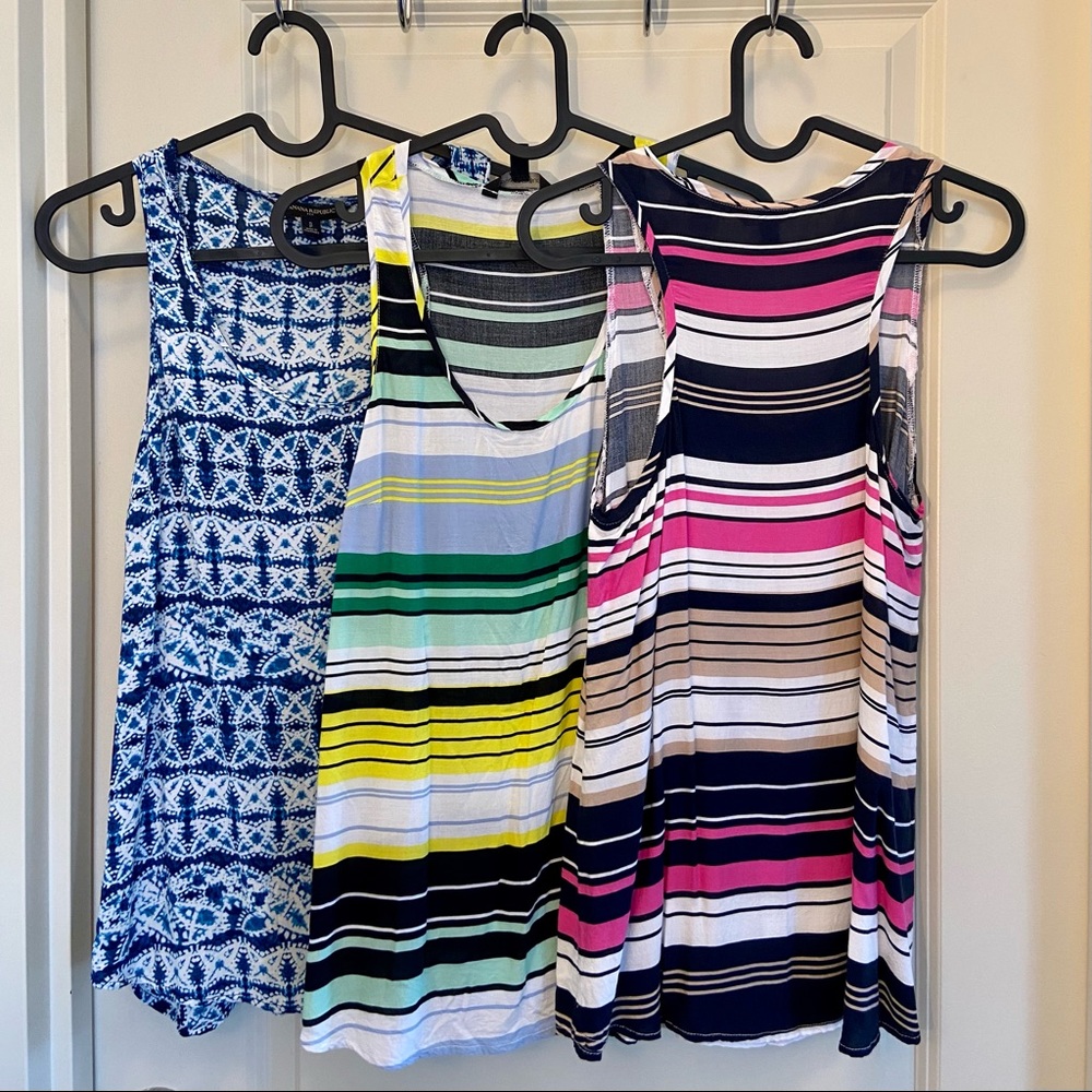✨4/$20✨ - BR lightweight tank tops (3pcs)